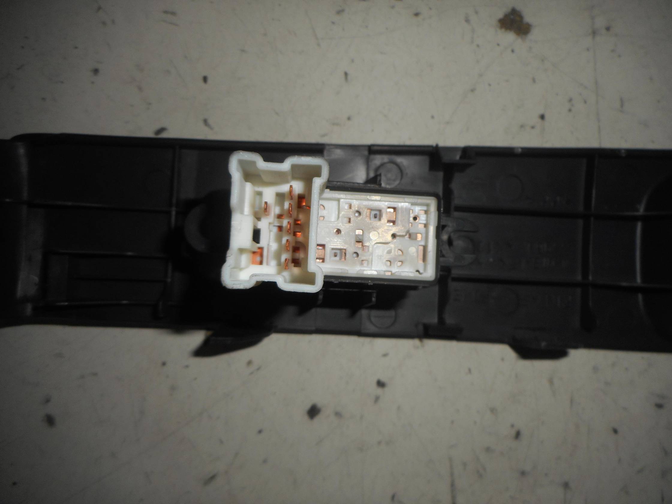 Interruttore alzacristalli porta ant.